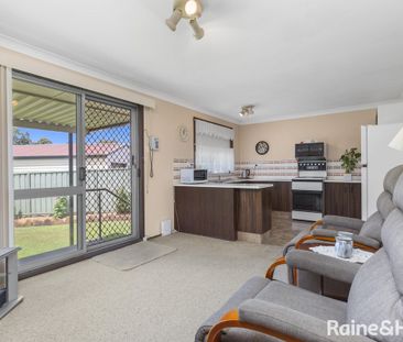 Charming Family Home - Photo 2