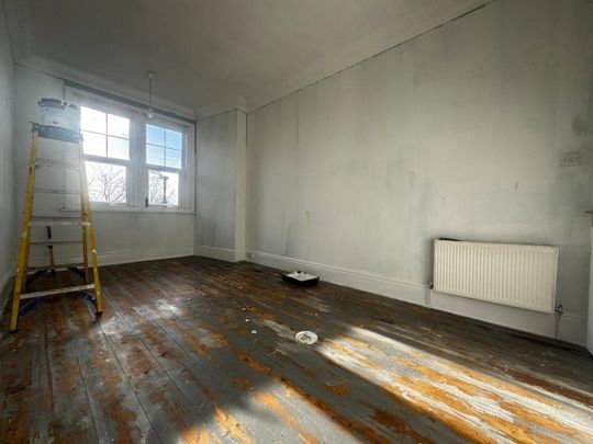 2 Bed Flat, Bridge Road, SO19 - Photo 1