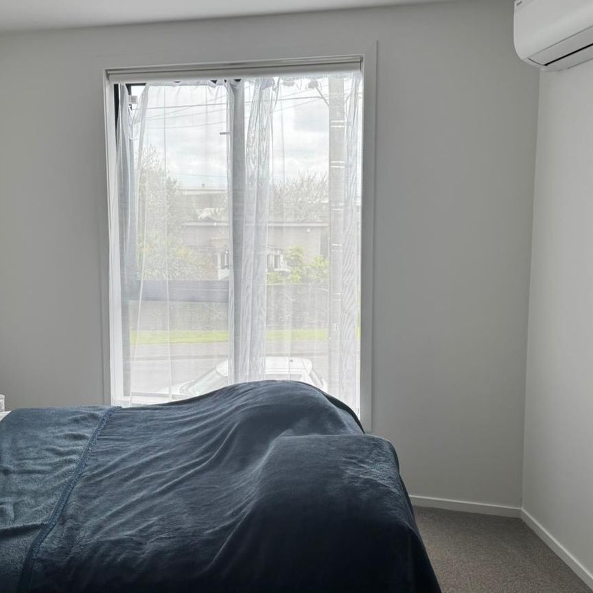 Modern, Sunny, Private and Fully Fenced Townhouse - Photo 1