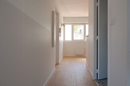 Location Appartement 2 pièces 43m² ST GENEST LERPT 42530 - Photo 4