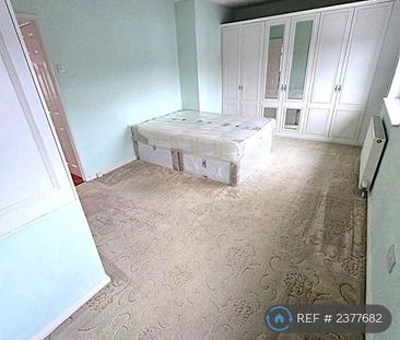 2 bedroom semi-detached house to rent - Photo 5