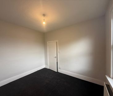 2 Bed Flat, Selhurst Road, SE25 - Photo 1