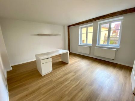 Stilvolle helle 3,5-Zi-Wohnung in der Nördlinger Altstadt mit Einbauküche und Möbeln zur Ablöse - Photo 2