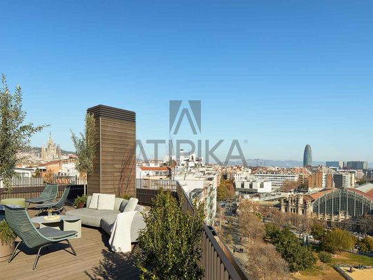Magnifico piso de 150m2 con azotea comunitaria con piscina y vistas a un paso de Arc de Triomf, Barcelona - Photo 1