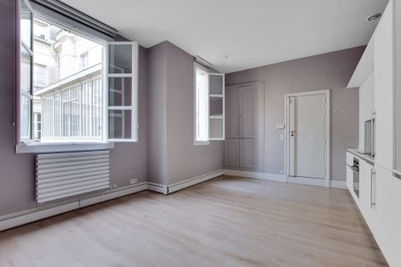 Location Appartement Paris 7 6 Pièces 192 m² - Photo 4