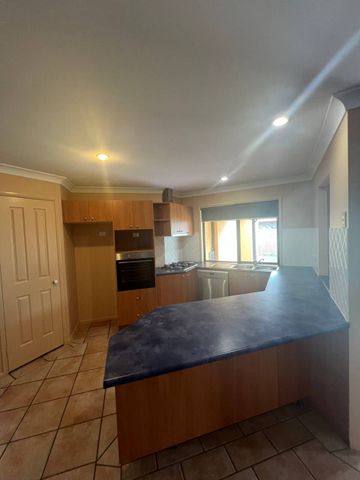 OPEN PLAN 4 BEDROOM HOME IN BUCASIA - Photo 4