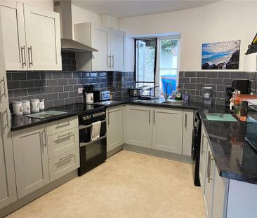 4 bedroom end of terrace house to rent - Photo 4