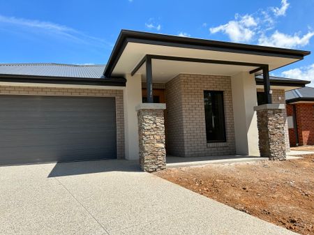 7 Torrens Road, Leneva - Photo 3