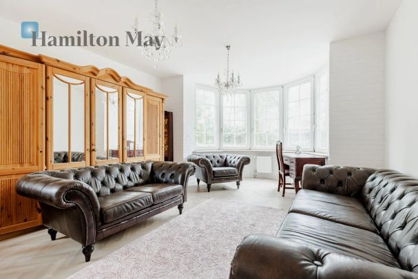 Majestatyczny dworek o powierzchni mieszkalnej 330 m2 posadowiony na działce o powierzchni 1800 m2 w Zalesiu Górnym - Фото 1