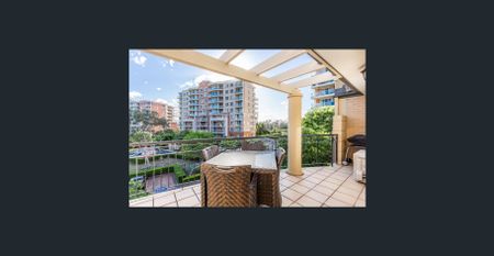 Spacious 3 Bedroom Apartment - Photo 2