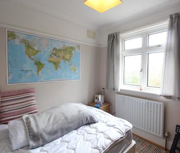 4 bedroom semi-detached house to rent - Photo 5