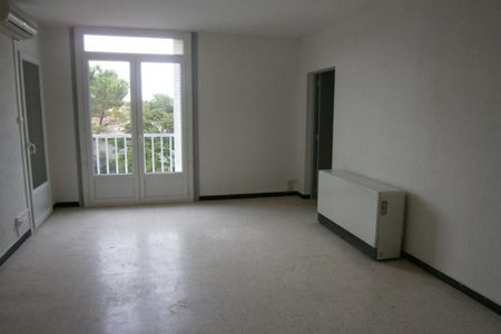 Location appartement 4 pièces, 74.00m², Nîmes - Photo 4