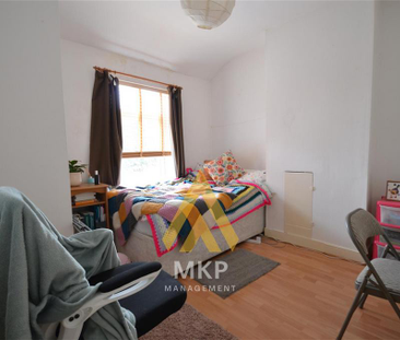 4 bedroom terraced house to rent - Photo 2