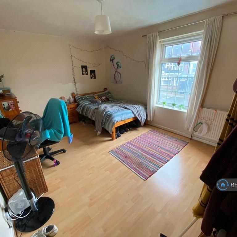 3 bedroom terraced house to rent - Photo 1