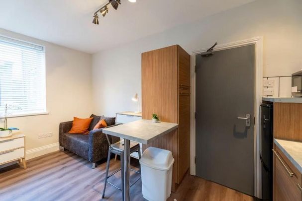 1 bedroom flat to rent - Photo 1
