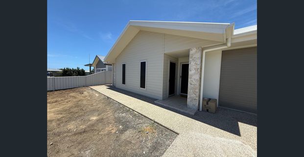 Brand New Studio Unit for Rent in Beach Links Estate - Photo 1