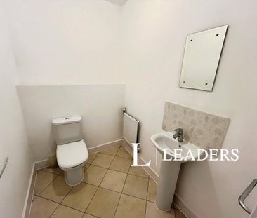 3 bedroom terraced house to rent - Photo 1