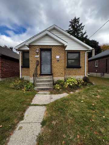 For Lease - 900 Adelaide Street, London East, Ontario - Photo 4