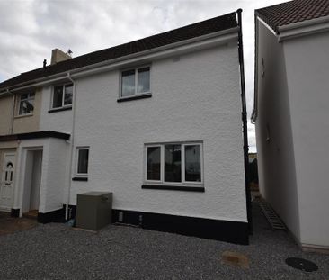 4 bedroom semi-detached house to rent - Photo 3