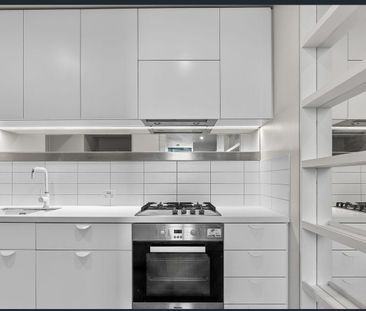 Fully Furnished 2-Bedroom Apartment with Spectacular Views – Prime ... - Photo 6