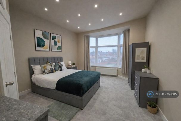 1 bedroom in a house share to rent - Photo 1