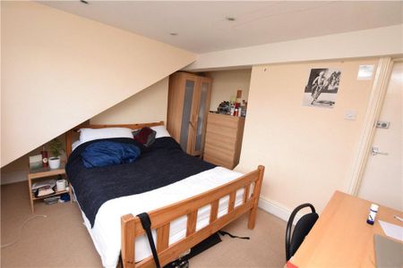 4 bedroom terraced house to rent - Photo 2