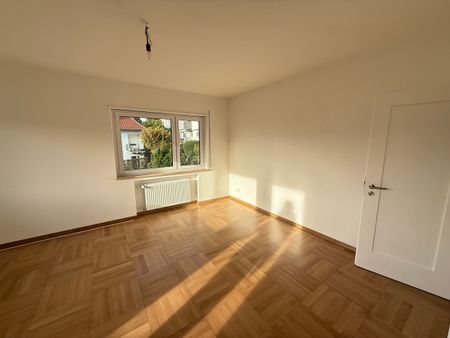 * ERSTBEZUG N. SANIERUNG: Schöne 3,5-Zi.-Whg. * 2 Balkone * Parkett * in gefragter Halbhöhenlage * - Photo 5