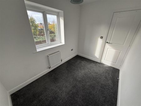 3 bedroom detached house to rent - Photo 4