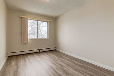 8948 Elbow Drive, Calgary - Photo 3