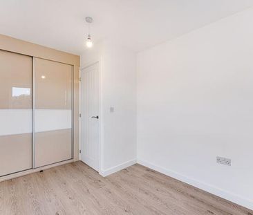 3 bedroom detached house to rent - Photo 2