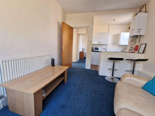 3 bedroom flat to rent - Photo 1