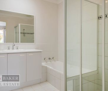 SPACIOUS & FRESH WITH ALL YOU NEED IN A HOME - Photo 5