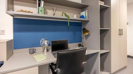 Studio Flat, Compass, B7 - Photo 2