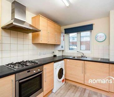 Cromwell Road, Camberley, GU15 - Photo 2