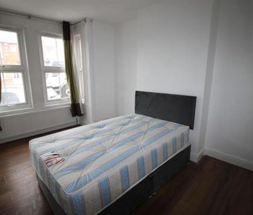 5 bedroom end of terrace house to rent - Photo 6