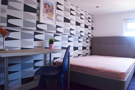 6 bedroom terraced house to rent - Photo 4