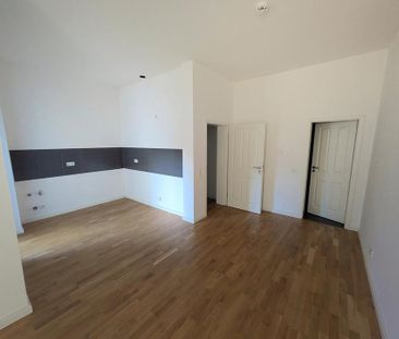 ++ charmante, renovierte 2,5-Raum Wohnung im 1. Obergeschoss - Balk... - Photo 5