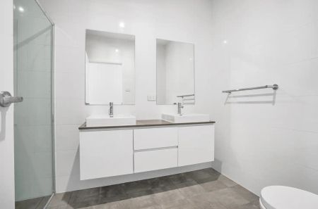 “Stylish Single-Level Living” - Photo 2