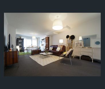 4 Bedroom Townhouse - Photo 3