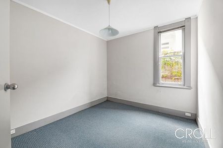 Spacious Two Bed Plus Sunroom Apartment - Photo 5