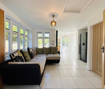 4 bedroom terraced house to rent - Photo 6