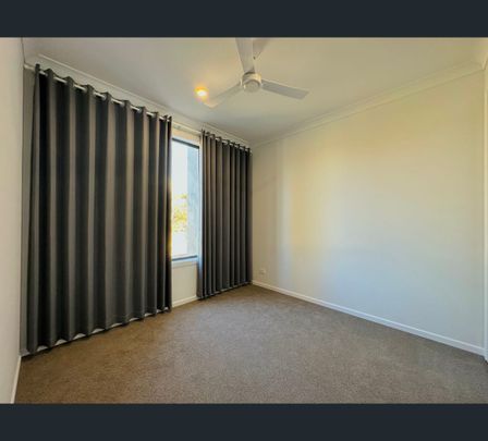 18 Churchill place, Pallara, Qld 4110 - Photo 1