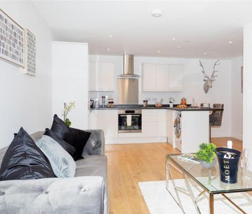 2 bedroom flat to rent - Photo 1