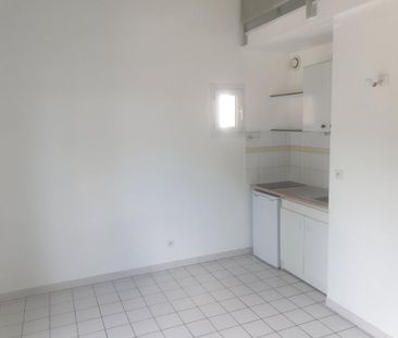 Location Appartement 1 pièce 29m² NIMES 30000 - Photo 1