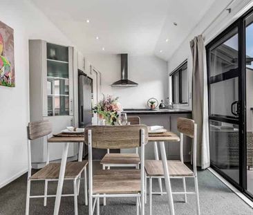 Home with a View - and So Central. - Photo 5