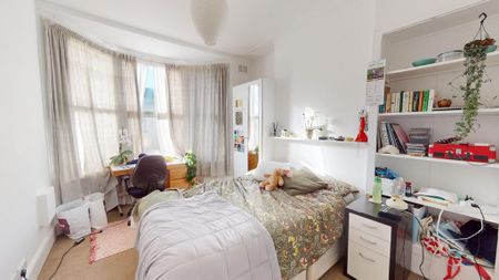 5 bedroom terraced house to rent - Photo 5