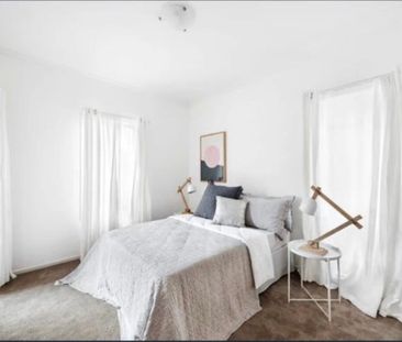 Kensington - Photo 2