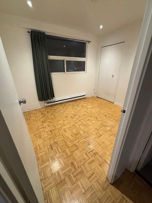 For Lease - 1087 Bloor Street Unit# 204, Toronto, Ontario - Photo 1