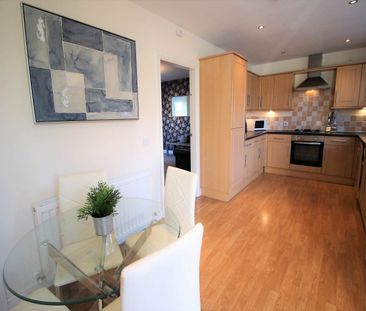 Hough Lane (Room 4), Bramley, Leeds - Photo 3
