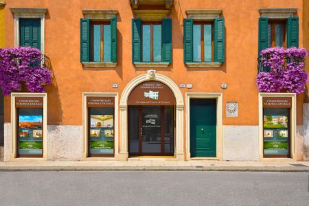Prestigioso Appartamento in Palazzo Storico Ristrutturato in Palazzo Ravignani Benini- Veronetta - Photo 4